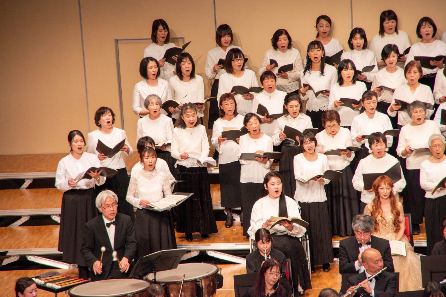2023年の第九公演で歌う女声合唱の皆さん